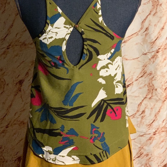 Insight Green Floral Tank - Picture 6 of 8